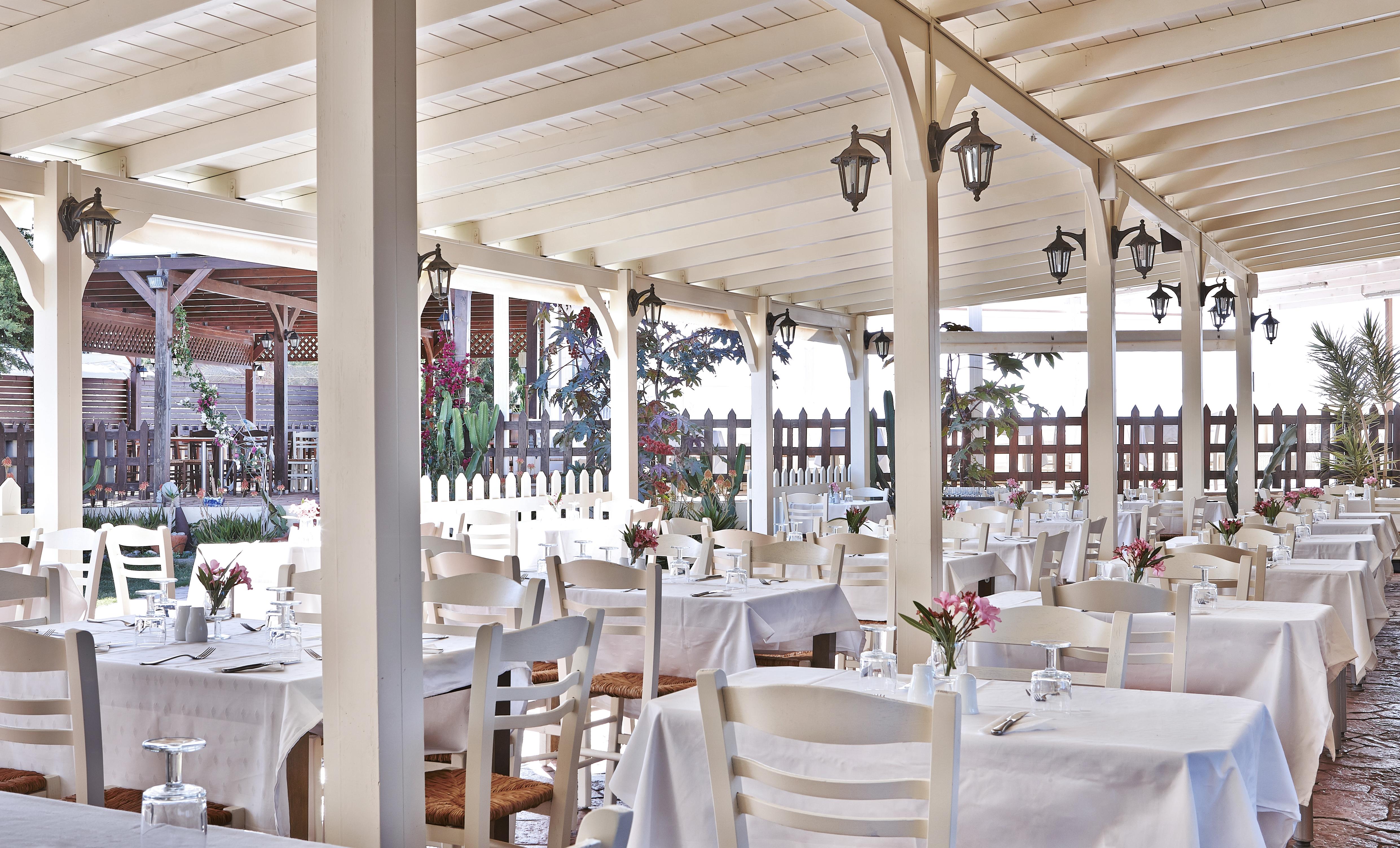 St Constantin Hotel กูเวส ภายนอก รูปภาพ